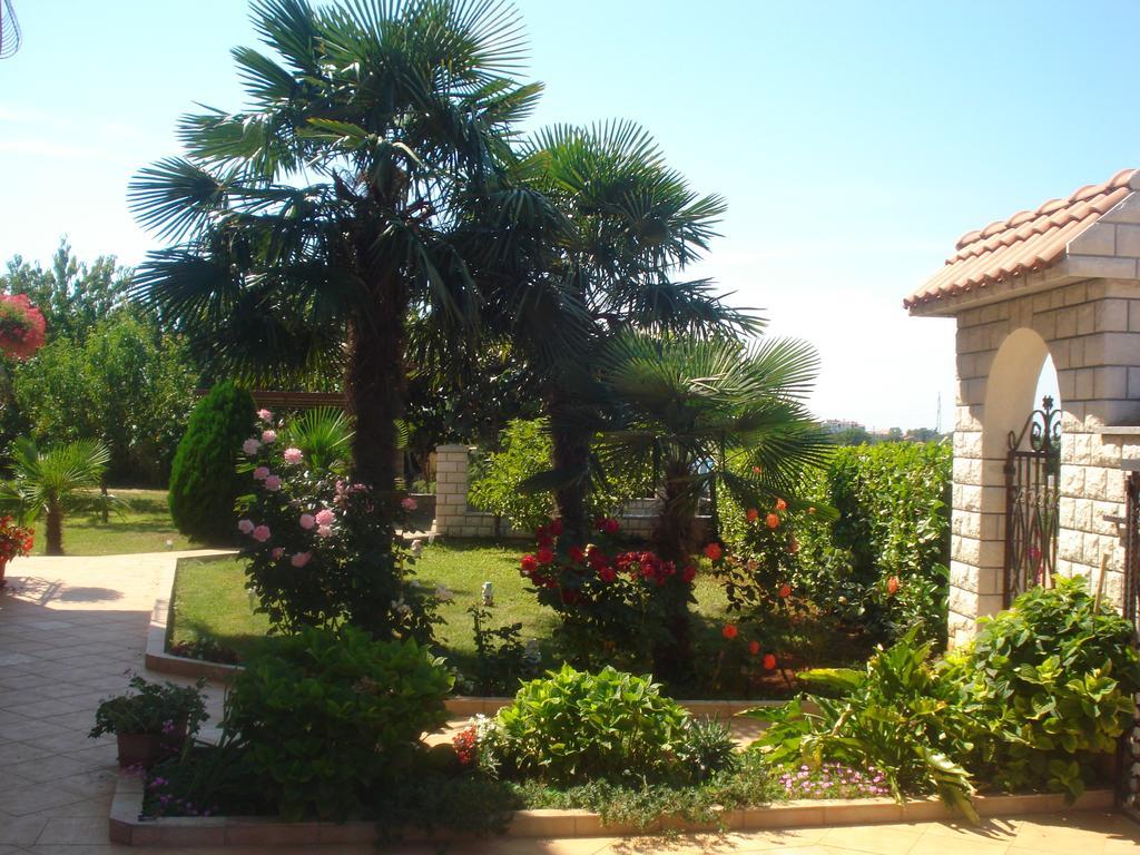 Apartments Jasna Umag Bagian luar foto